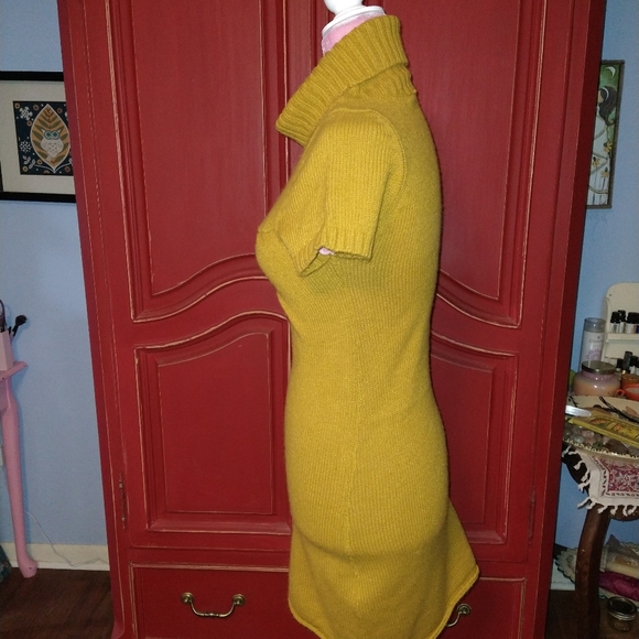 Women's mustard yellow tunic sweater dress. - Picture 4 of 6